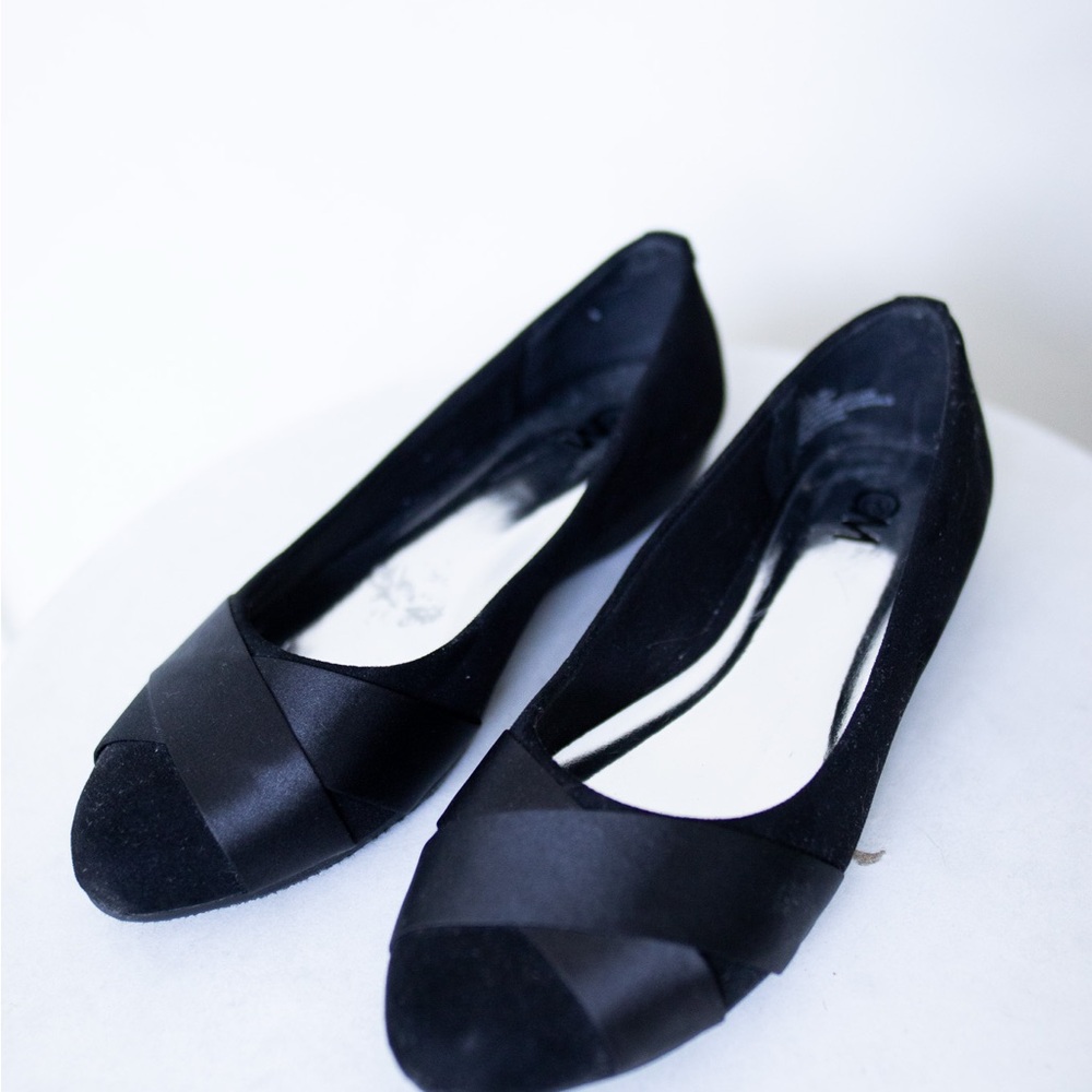 C&M Cushioned Flats Size 7.5